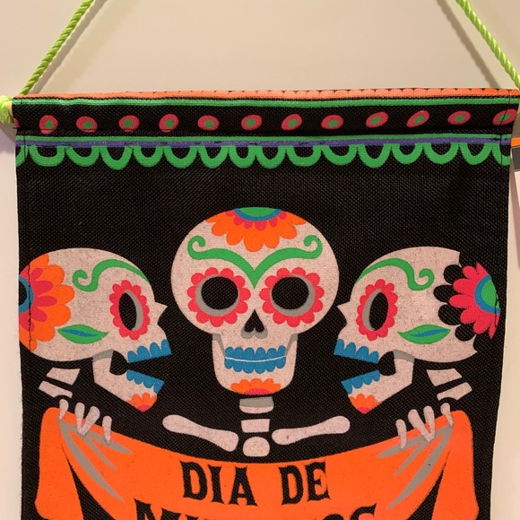 NWT COLORFUL DIA DE LOS MUERTOS BANNER. - Picture 2 of 6